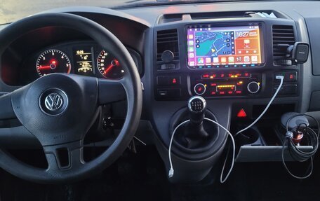 Volkswagen Caravelle T5, 2013 год, 2 000 000 рублей, 12 фотография