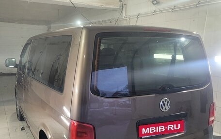 Volkswagen Caravelle T5, 2013 год, 2 000 000 рублей, 3 фотография