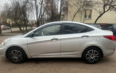 Hyundai Solaris II рестайлинг, 2013 год, 800 000 рублей, 1 фотография