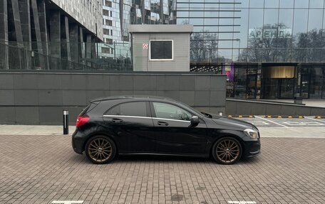 Mercedes-Benz A-Класс, 2014 год, 1 390 000 рублей, 2 фотография