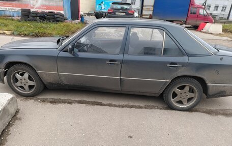 Mercedes-Benz E-Класс, 1995 год, 300 000 рублей, 3 фотография