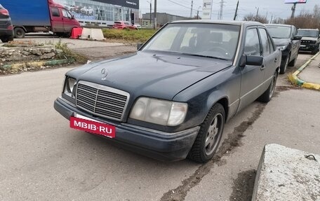 Mercedes-Benz E-Класс, 1995 год, 300 000 рублей, 2 фотография