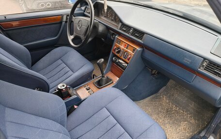 Mercedes-Benz E-Класс, 1995 год, 300 000 рублей, 6 фотография