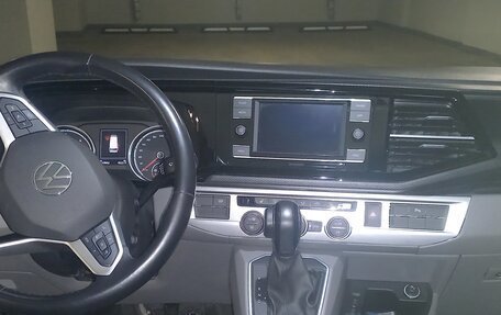 Volkswagen Caravelle T6 рестайлинг, 2021 год, 5 400 000 рублей, 24 фотография