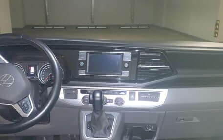 Volkswagen Caravelle T6 рестайлинг, 2021 год, 5 400 000 рублей, 26 фотография