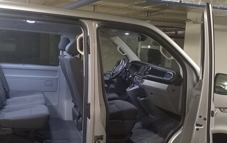 Volkswagen Caravelle T6 рестайлинг, 2021 год, 5 400 000 рублей, 17 фотография