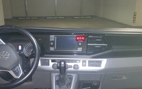 Volkswagen Caravelle T6 рестайлинг, 2021 год, 5 400 000 рублей, 25 фотография