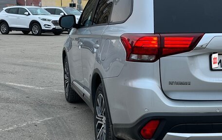 Mitsubishi Outlander III рестайлинг 3, 2018 год, 2 190 000 рублей, 3 фотография