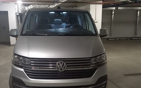 Volkswagen Caravelle T6 рестайлинг, 2021 год, 5 400 000 рублей, 30 фотография