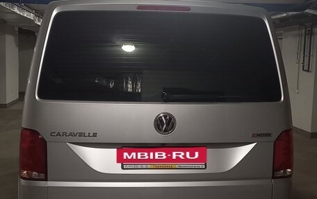 Volkswagen Caravelle T6 рестайлинг, 2021 год, 5 400 000 рублей, 36 фотография