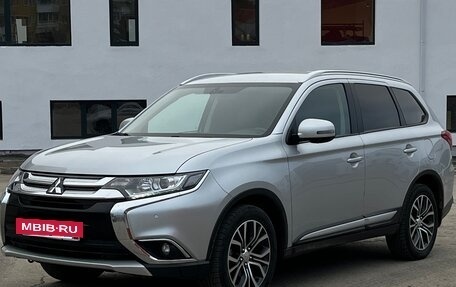 Mitsubishi Outlander III рестайлинг 3, 2018 год, 2 190 000 рублей, 2 фотография