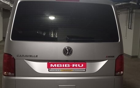 Volkswagen Caravelle T6 рестайлинг, 2021 год, 5 400 000 рублей, 35 фотография