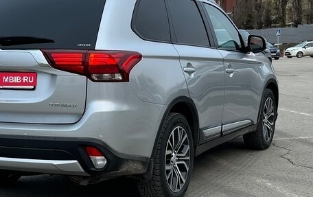 Mitsubishi Outlander III рестайлинг 3, 2018 год, 2 190 000 рублей, 5 фотография