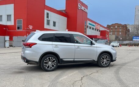 Mitsubishi Outlander III рестайлинг 3, 2018 год, 2 190 000 рублей, 7 фотография