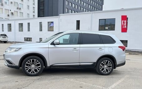 Mitsubishi Outlander III рестайлинг 3, 2018 год, 2 190 000 рублей, 8 фотография