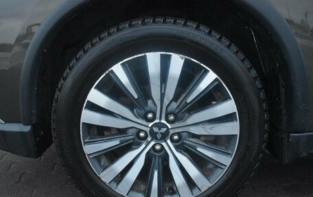 Mitsubishi Outlander III рестайлинг 3, 2019 год, 1 734 000 рублей, 9 фотография