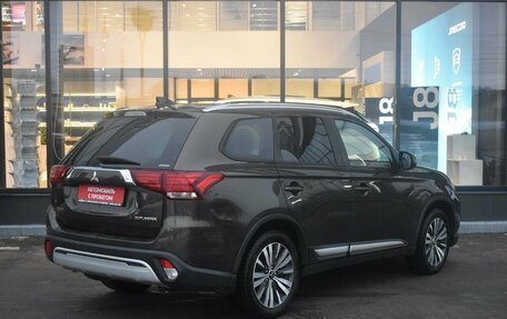 Mitsubishi Outlander III рестайлинг 3, 2019 год, 1 734 000 рублей, 5 фотография