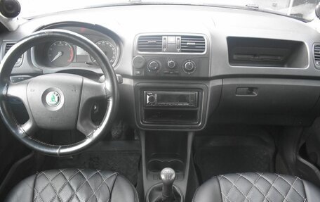 Skoda Fabia II, 2009 год, 355 000 рублей, 12 фотография