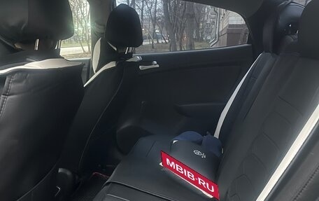 Hyundai Solaris II рестайлинг, 2013 год, 800 000 рублей, 6 фотография