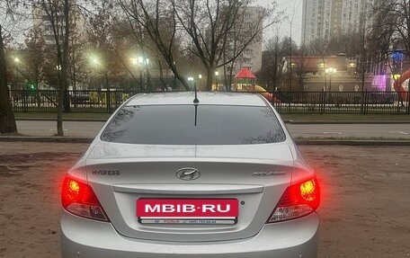 Hyundai Solaris II рестайлинг, 2013 год, 800 000 рублей, 4 фотография
