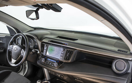 Toyota RAV4, 2017 год, 2 625 000 рублей, 9 фотография