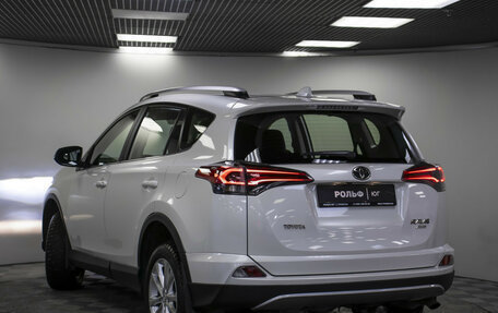 Toyota RAV4, 2017 год, 2 625 000 рублей, 24 фотография