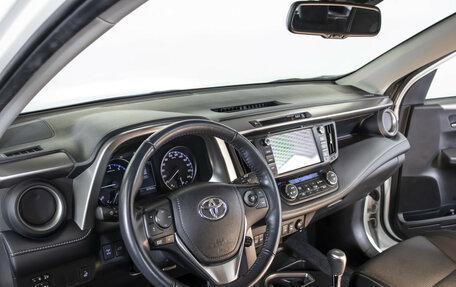 Toyota RAV4, 2017 год, 2 625 000 рублей, 19 фотография