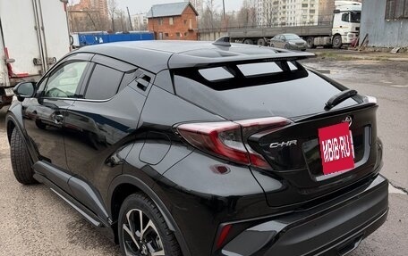 Toyota C-HR I рестайлинг, 2018 год, 2 100 000 рублей, 3 фотография