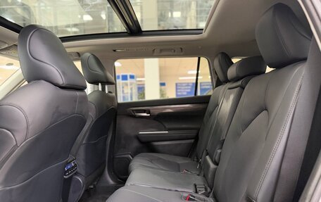 Toyota Highlander, 2025 год, 5 890 000 рублей, 16 фотография