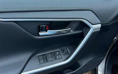 Toyota RAV4, 2025 год, 4 390 000 рублей, 6 фотография