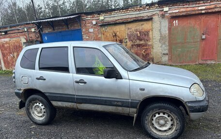 Chevrolet Niva I рестайлинг, 2005 год, 149 990 рублей, 2 фотография