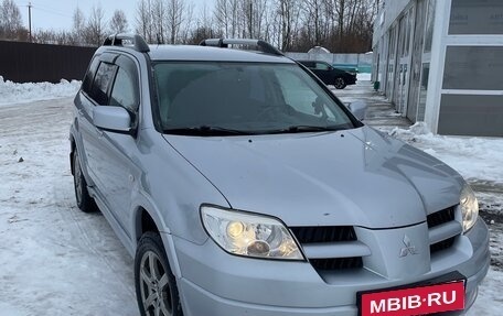 Mitsubishi Outlander III рестайлинг 3, 2007 год, 1 100 000 рублей, 2 фотография