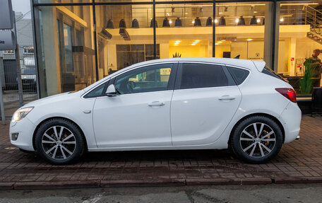 Opel Astra J, 2011 год, 685 000 рублей, 2 фотография