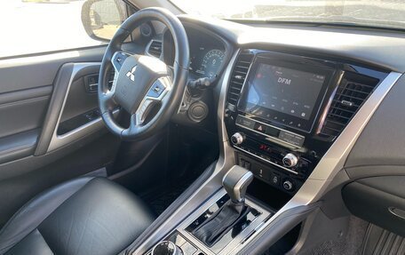 Mitsubishi Pajero Sport III рестайлинг, 2021 год, 3 465 000 рублей, 11 фотография