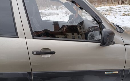 Chevrolet Niva I рестайлинг, 2012 год, 565 000 рублей, 2 фотография