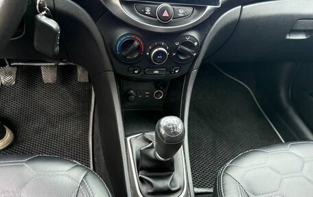 Hyundai Solaris II рестайлинг, 2016 год, 1 100 000 рублей, 4 фотография