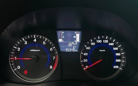 Hyundai Solaris II рестайлинг, 2016 год, 1 100 000 рублей, 7 фотография