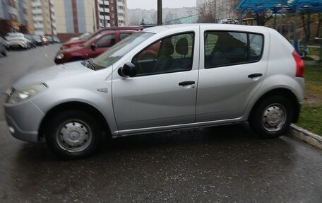 Renault Sandero I, 2012 год, 550 000 рублей, 2 фотография