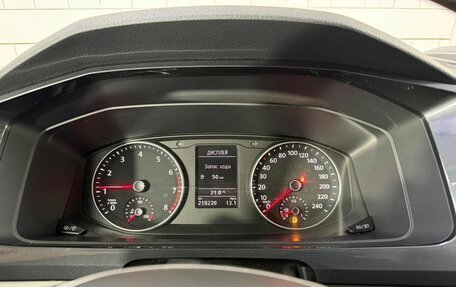 Volkswagen Multivan T6 рестайлинг, 2018 год, 3 700 000 рублей, 5 фотография