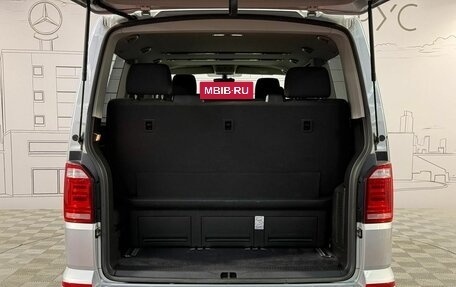 Volkswagen Multivan T6 рестайлинг, 2018 год, 3 700 000 рублей, 14 фотография