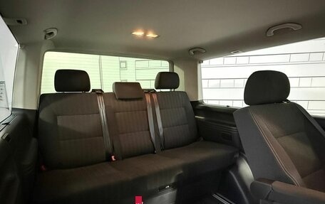 Volkswagen Multivan T6 рестайлинг, 2018 год, 3 700 000 рублей, 19 фотография