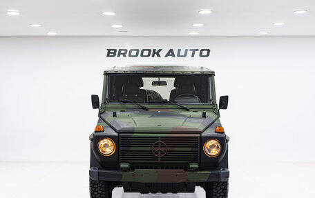 Mercedes-Benz G-Класс W463 рестайлинг _ii, 1992 год, 21 790 000 рублей, 2 фотография