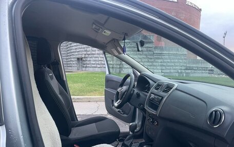 Renault Logan II, 2022 год, 1 250 000 рублей, 7 фотография