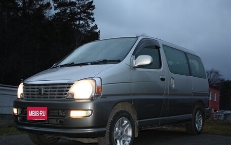 Toyota Regius, 2000 год, 989 000 рублей, 2 фотография
