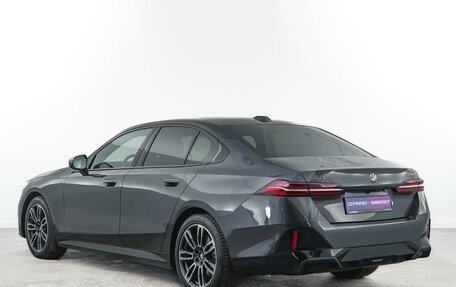 BMW 5 серия, 2023 год, 7 589 050 рублей, 2 фотография