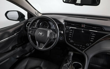 Toyota Camry, 2019 год, 2 850 000 рублей, 8 фотография