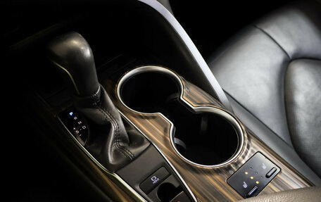 Toyota Camry, 2019 год, 2 850 000 рублей, 18 фотография