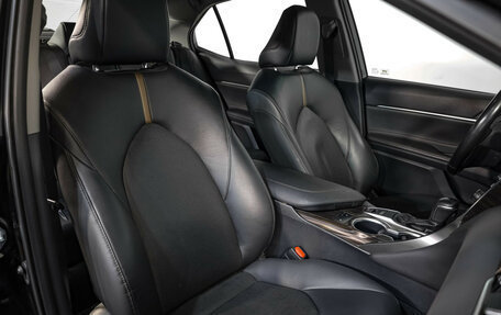 Toyota Camry, 2019 год, 2 850 000 рублей, 22 фотография