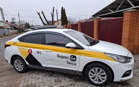 Hyundai Solaris II рестайлинг, 2018 год, 600 000 рублей, 2 фотография