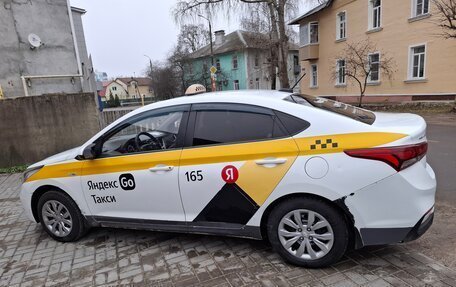 Hyundai Solaris II рестайлинг, 2018 год, 600 000 рублей, 4 фотография